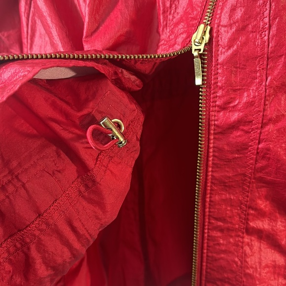 Chico's Zenergy red nylon cinch waist Anorak jacket in EUC size 1. DBL zipper - Picture 6 of 7